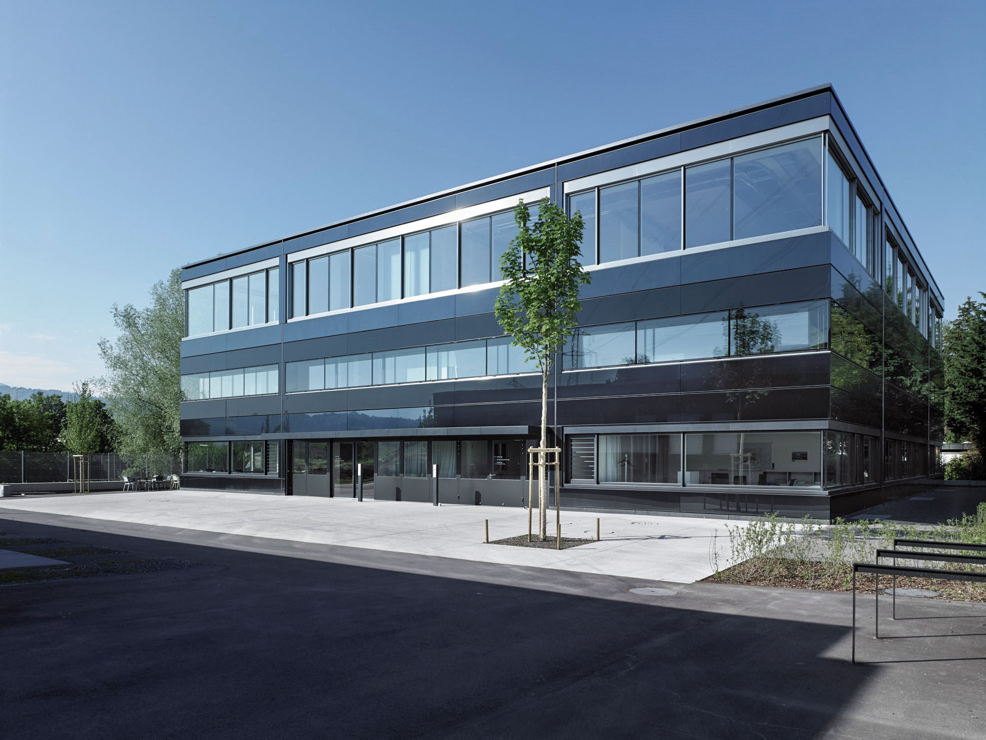 0913 labor und verwaltungsgebaeude avs steinhausen rogger ambauen ag architektur baumanagement 01