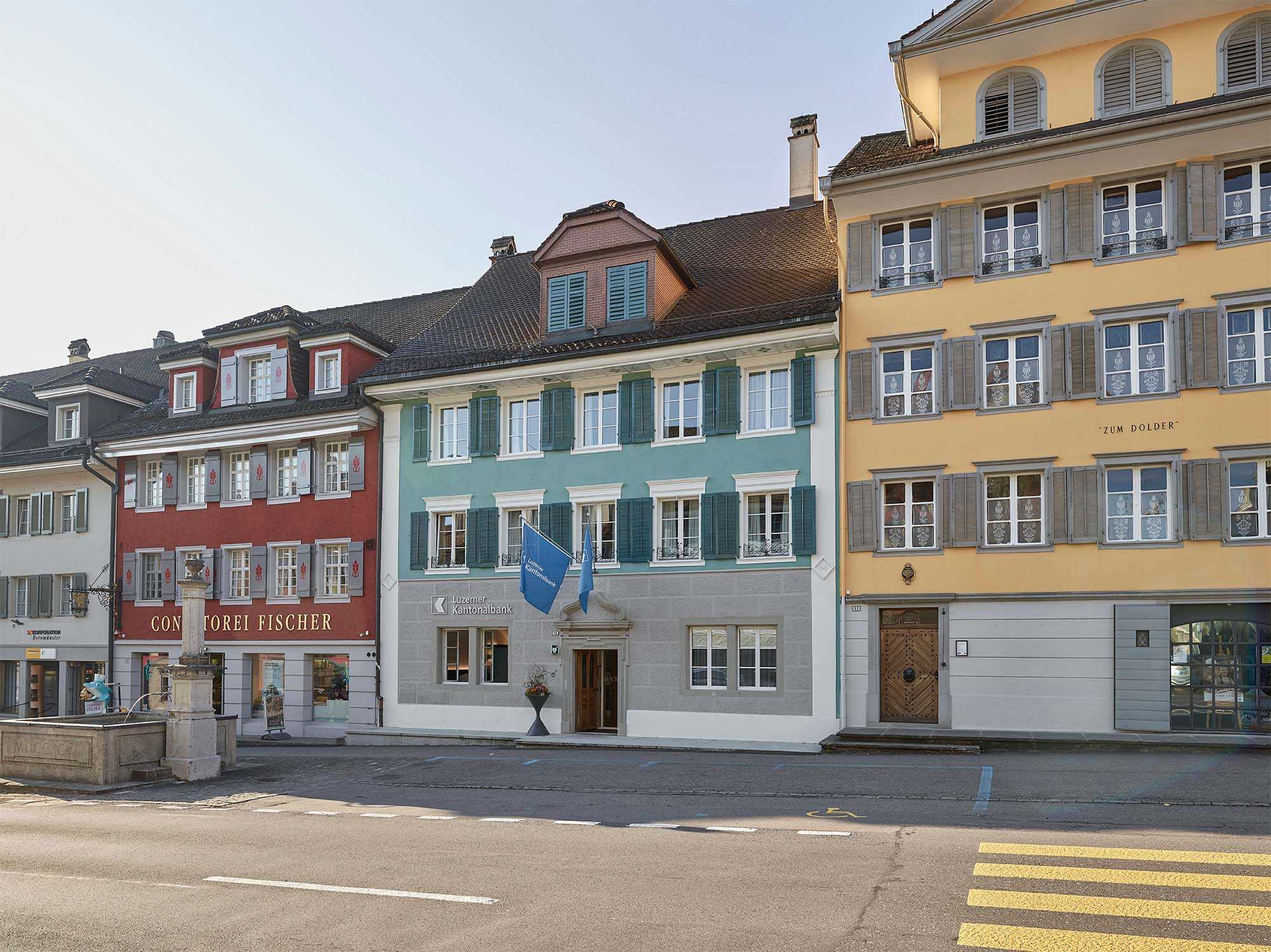 2003 wohnhaus geschaeftshaus flaecke beromuenster rogger ambauen ag architektur baumanagement 02